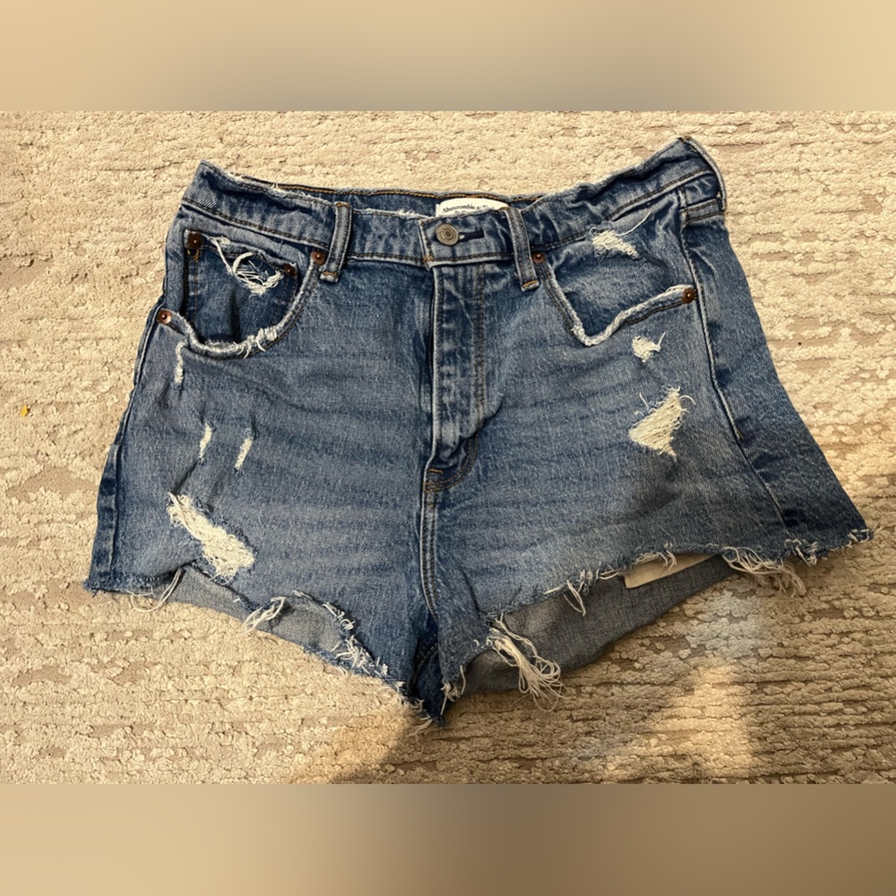 Abercrombie Mom Short High Rise